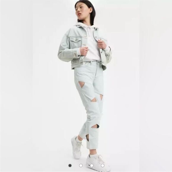 Levi’s cut out Stylish Light Blue Women's Jeans, size 27 - Picture 2 of 15